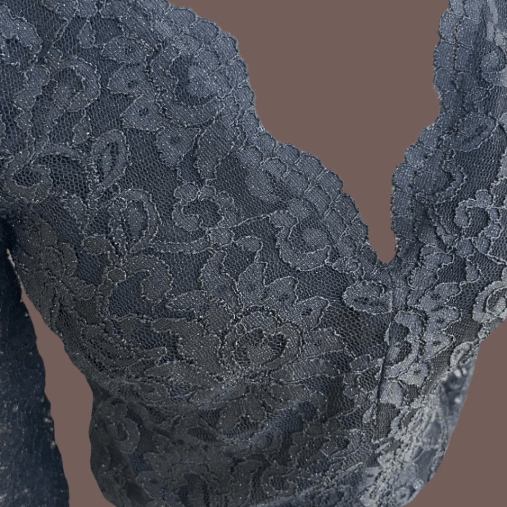 City Studio Lace Top | Black Scalloped V-Neck | Size 3 | Vintage - Picture 3 of 4